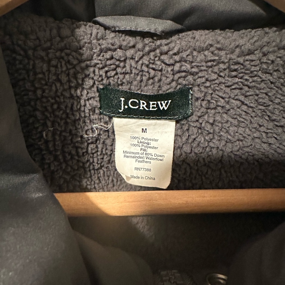 J Crew Women’s Black Down Puffer Vest Medium - Picture 2 of 4